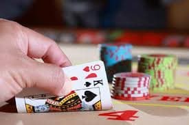 Tampilan kategori game sportsbook dan live casino lapan8